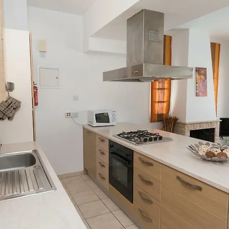Ripo Stunning And Cosy * Paralimni