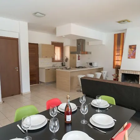 Villa Ripo Stunning And Cosy Paralimni