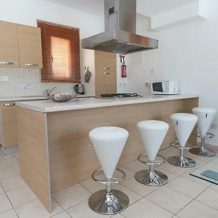 Villa Ripo Stunning And Cosy Paralimni